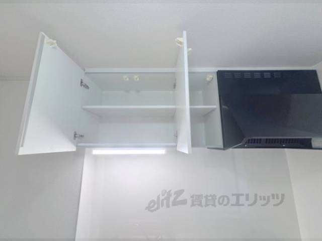 キッチン　上の収納