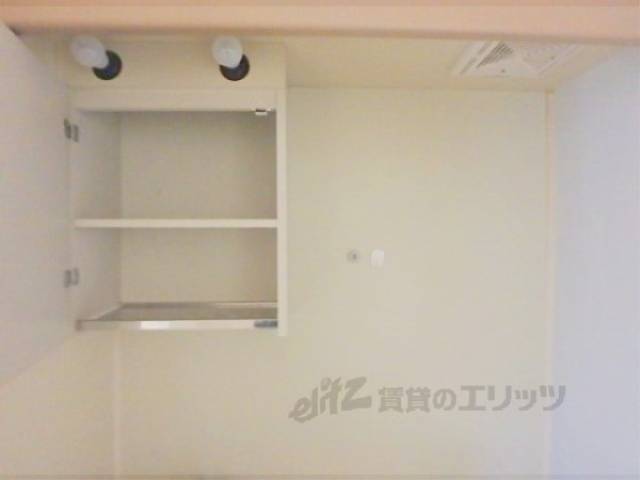 キッチン　上部収納