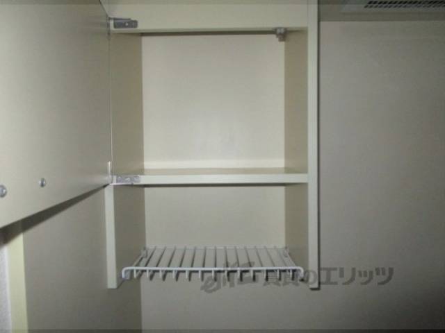 キッチン　上部収納