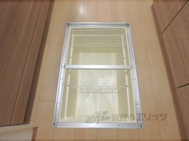 収納　床下収納