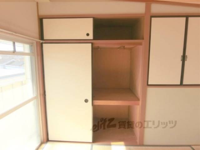 和室　収納