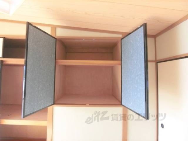 和室　収納