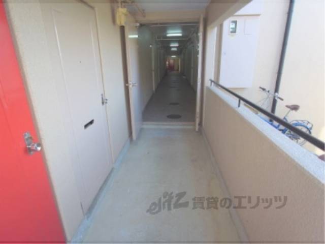玄関　共用部