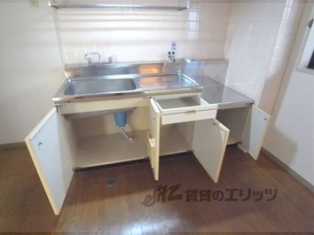 キッチン　下部収納
