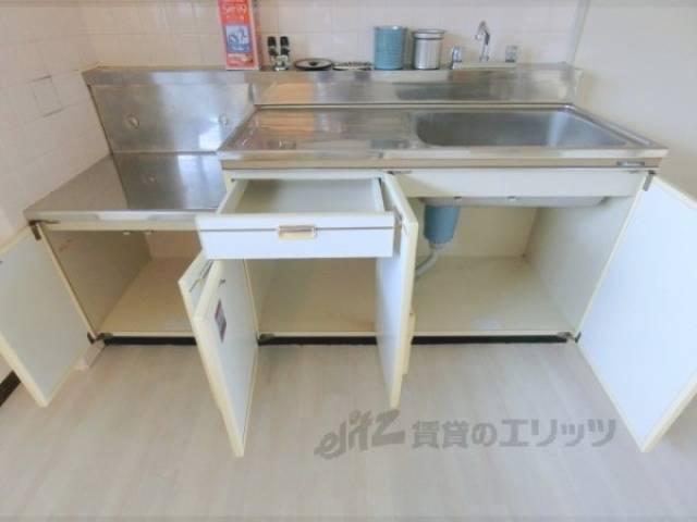 キッチン　下部収納