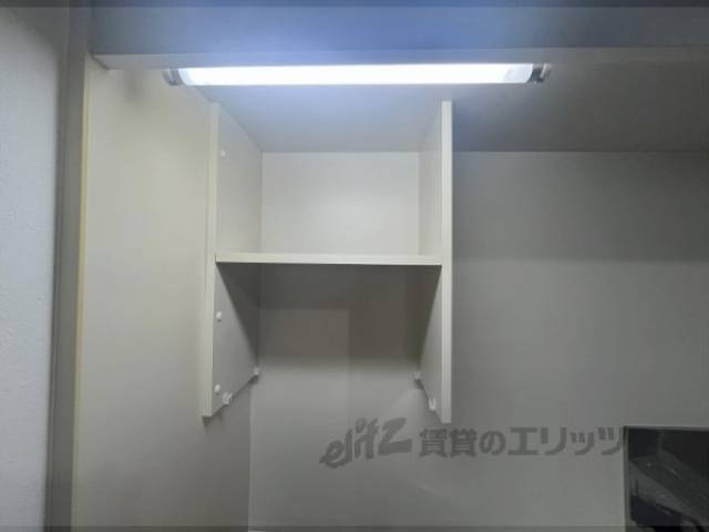 キッチン　上部収納