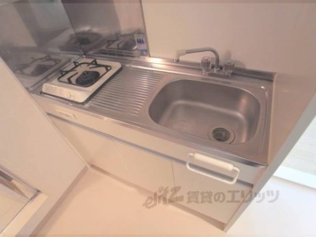 キッチン　コンパクトキッチン　上段