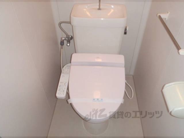トイレ　ウォシュレットの付いたトイレ