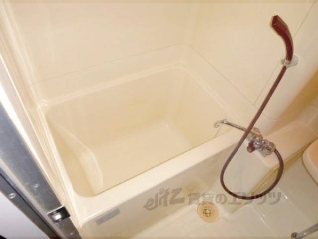 風呂　明るいお風呂です