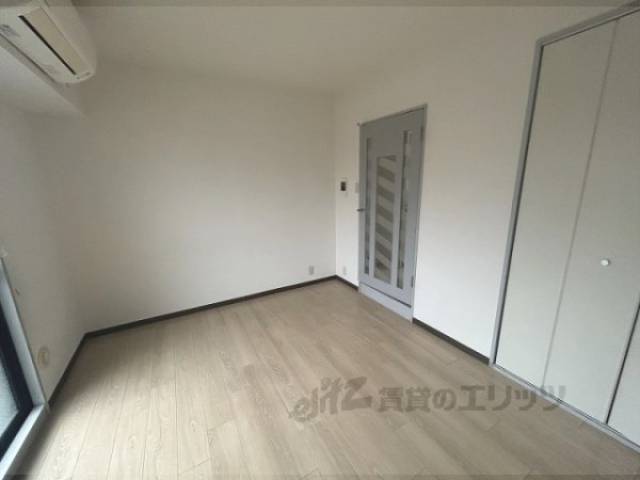 洋室　７．５帖のゆったりスペース