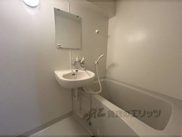 風呂　ゆったり浸かれるトイレ別タイプ