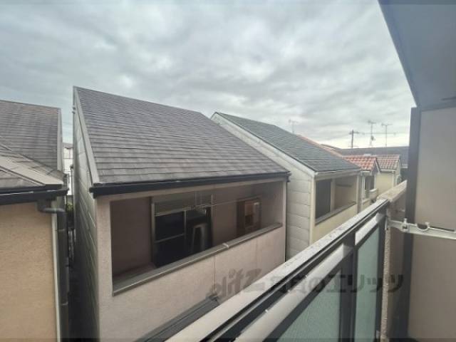 ベランダ　一人暮らしには充分なスペースですね