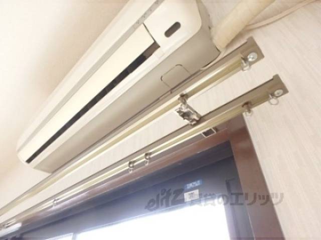 カーテンレール