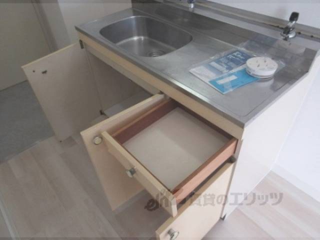 収納　キッチン下