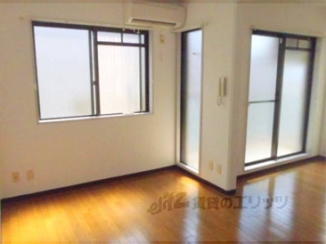 洋室　広めの洋室ですよ