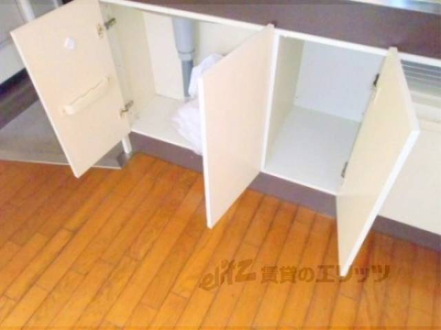 キッチン　収納もしっかりありますよ