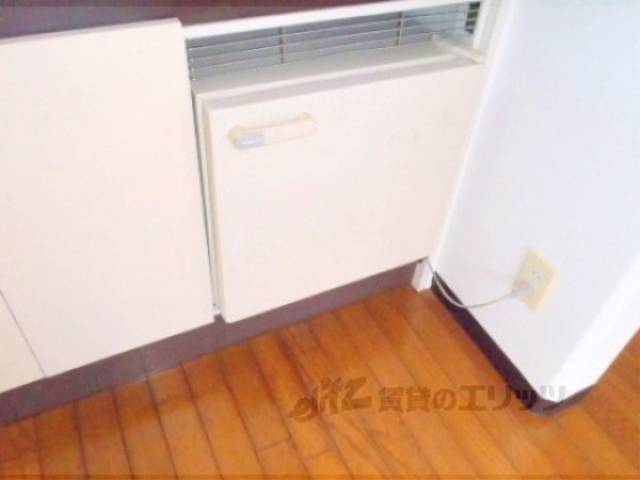 冷蔵庫置場　ミニ冷蔵庫　便利です