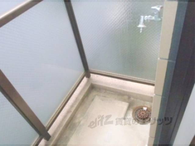 洗濯機置場　洗濯機はベランダに置けます