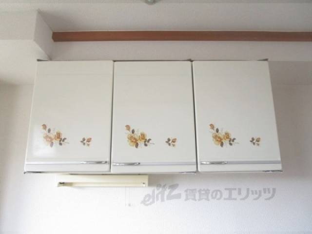 キッチン　上収納
