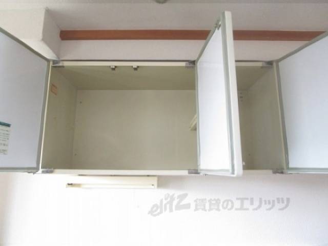 キッチン　上収納