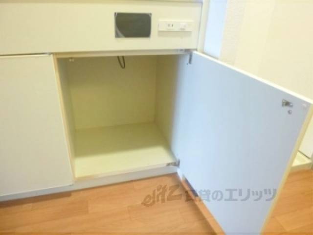 キッチン　キッチン下部収納