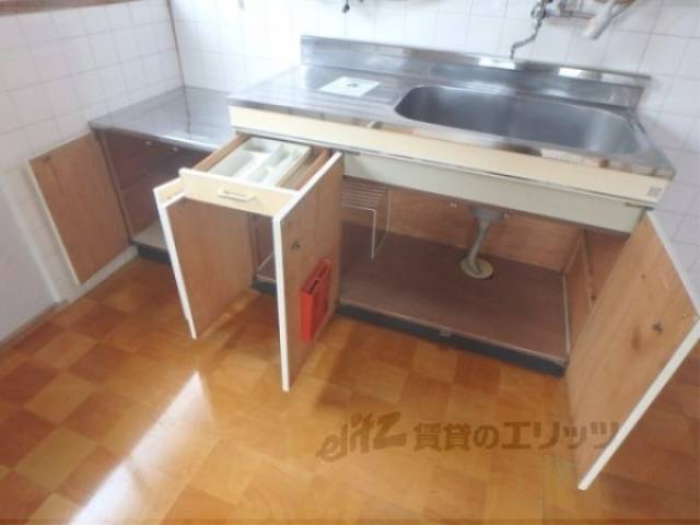 キッチン　キッチン下部収納