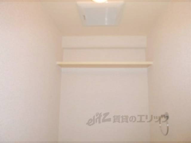 トイレ上収納スペース