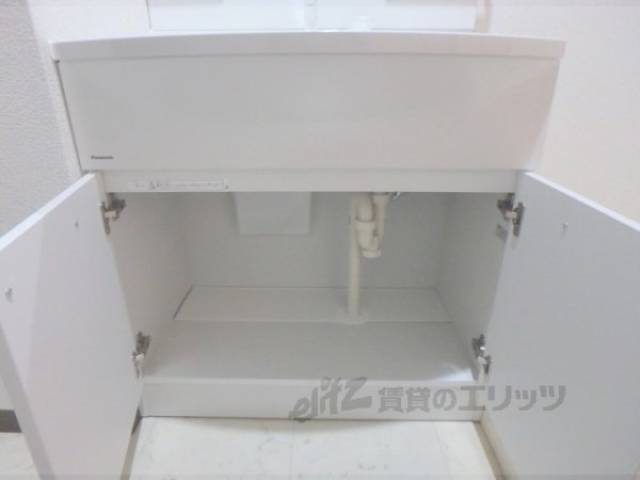 洗面所　下部収納