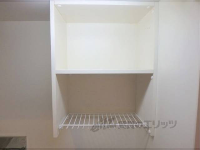 キッチン　上部収納