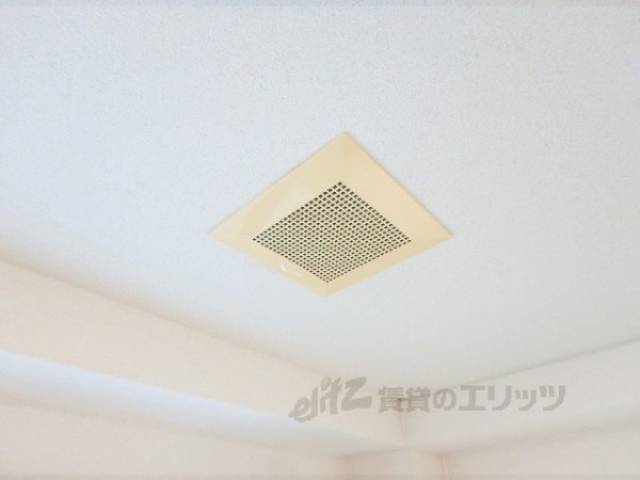 洋室　換気扇