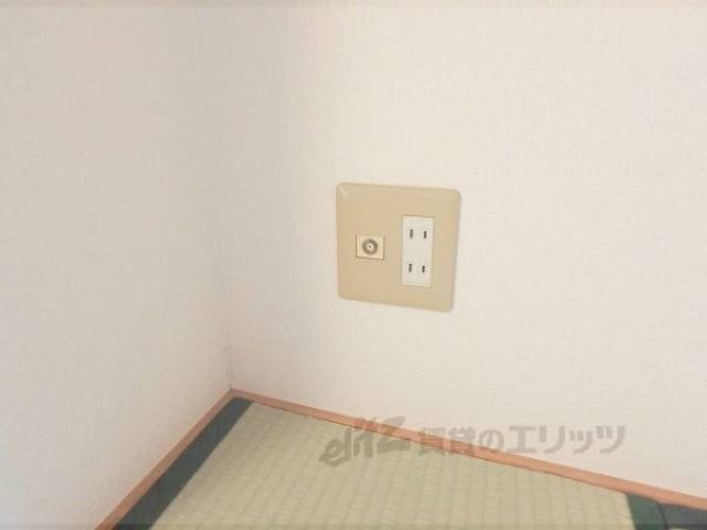 和室　コンセント