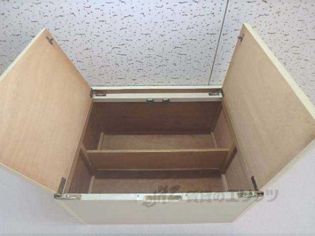 キッチン　キッチン上部収納