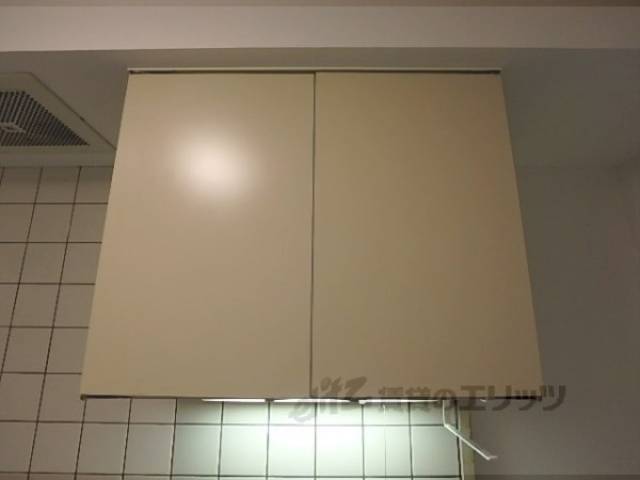 キッチン　キッチン上部収納