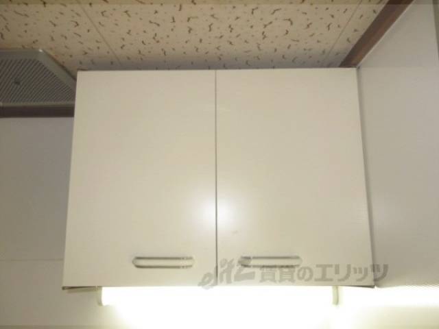 キッチン　キッチン上部収納