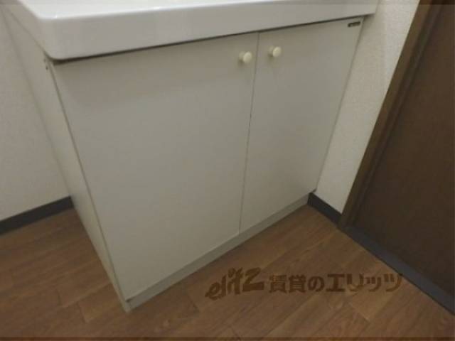 洗面所　下部収納