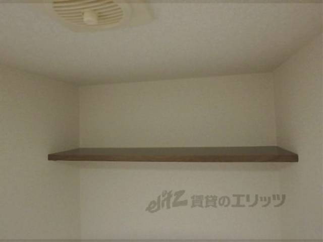 トイレ　上部収納