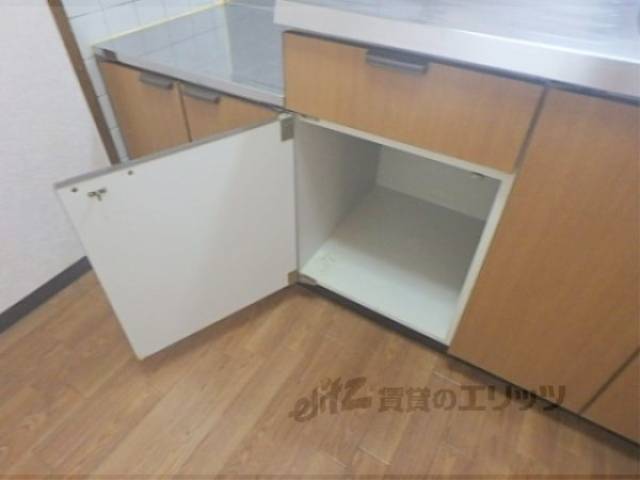 キッチン　下部収納