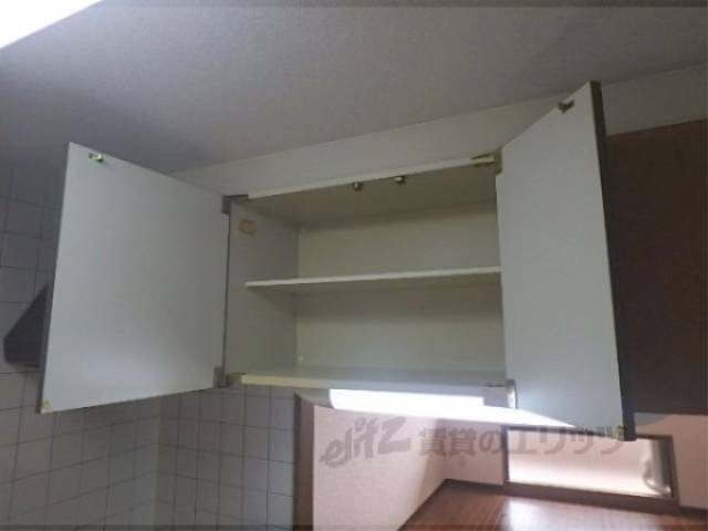 キッチン　上部収納