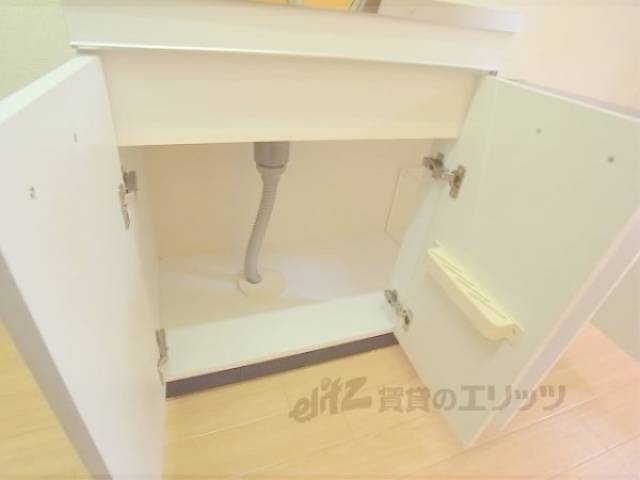 キッチン　(下部収納)