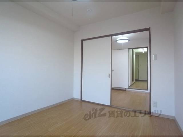 居室　6帖のお部屋です
