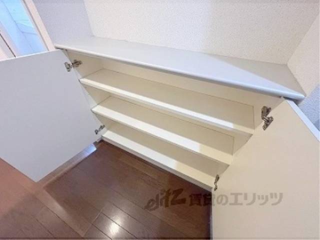 収納　廊下収納