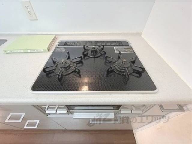 キッチン　ガス3口コンロ
