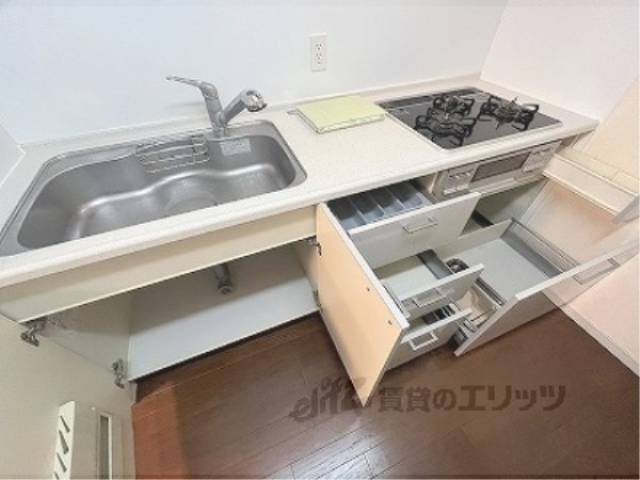 キッチン　キッチン下部収納