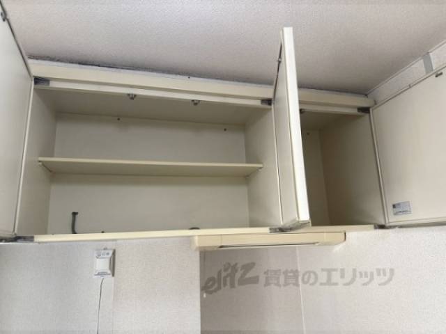 キッチン　上部収納