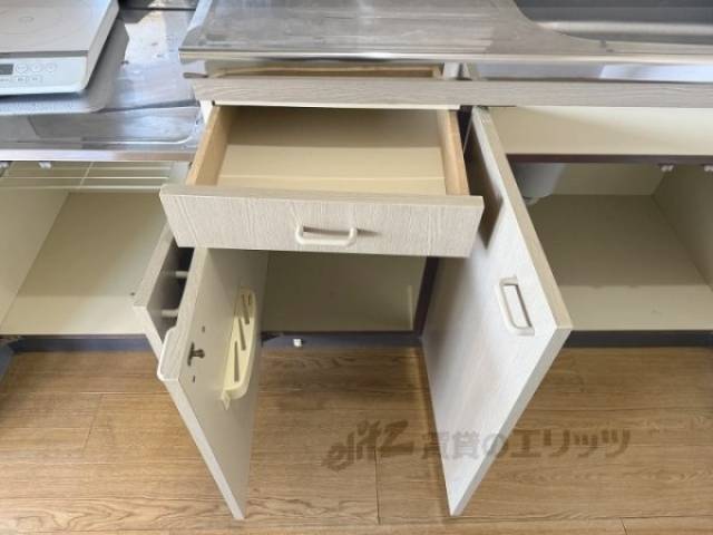 キッチン　下部収納