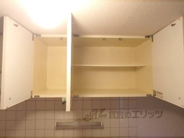 キッチン　上部収納