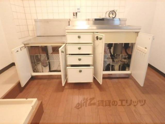 キッチン　下部収納