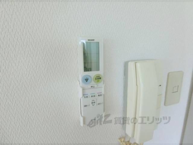 エアコン　エアコンのリモコン