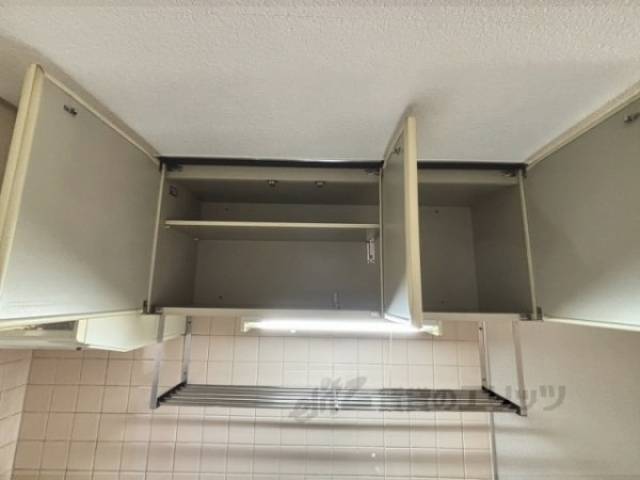 キッチン　上部収納