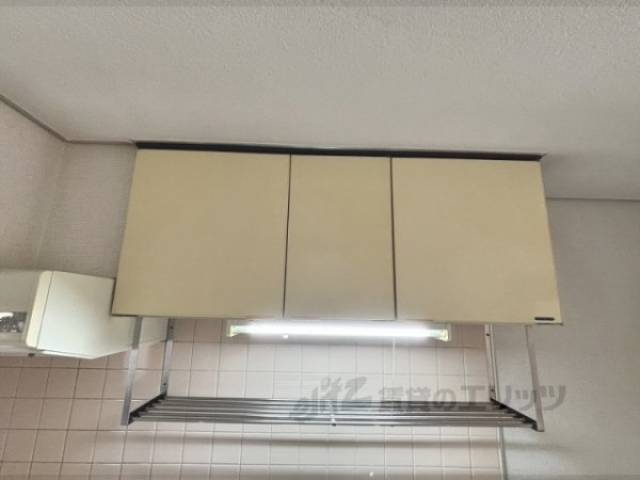 キッチン　上部収納